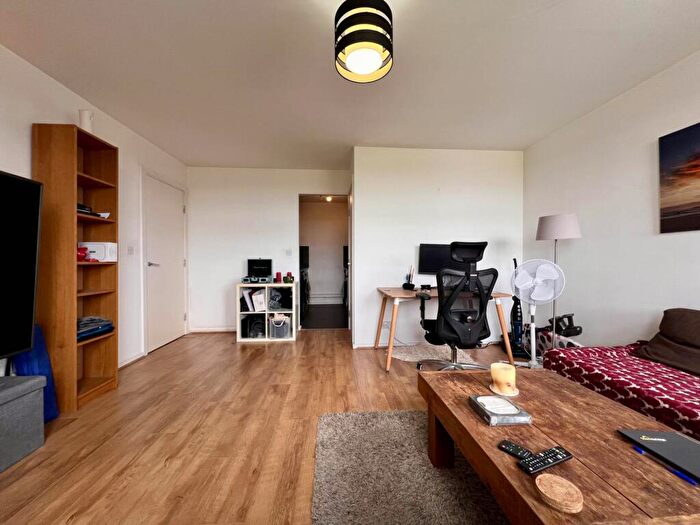 1 Bedroom Flat For Sale In The Lumiere Building, Romford Road, London, E7