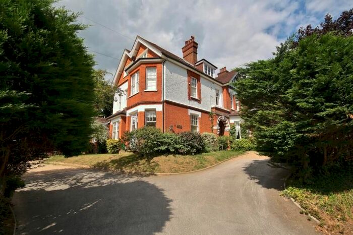 2 Bedroom Flat To Rent In The Ridge House, Clandon Road, Guildford, Surrey, GU1