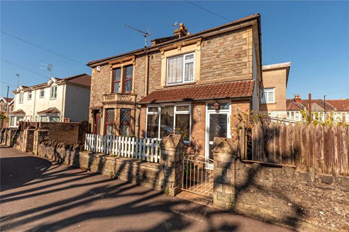 3 Bedroom Semi-Detached House For Sale In Downend Road, Fishponds, Bristol, Somerset, BS16