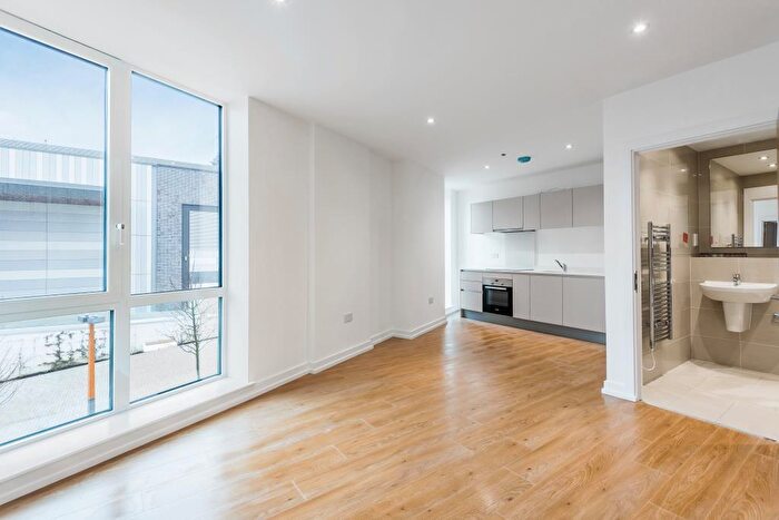 1 Bedroom Apartment To Rent In Royal Winchester House, Bracknell, RG12