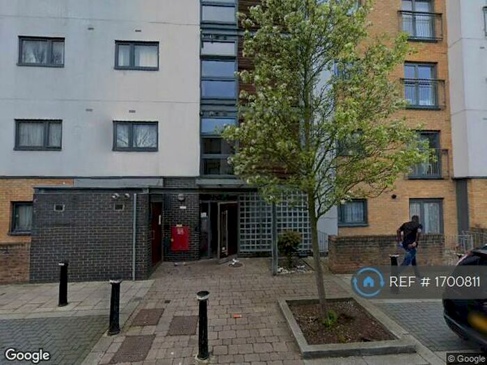 3 Bedroom Flat To Rent In Millard Road, London, SE8