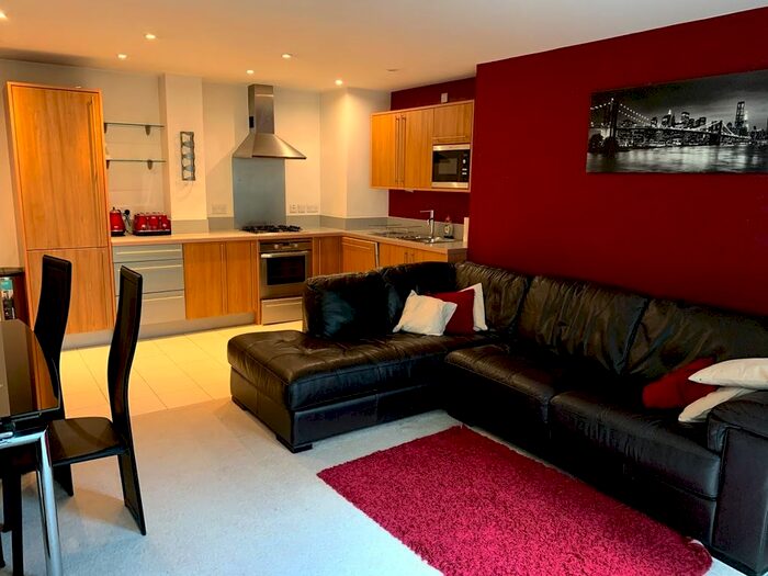 2 Bedroom Flat To Rent In Buckler Court, Eden Grove, London, N7