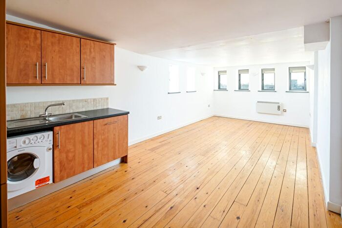 1 Bedroom Flat To Rent In Somerford Grove, Dalston, N16