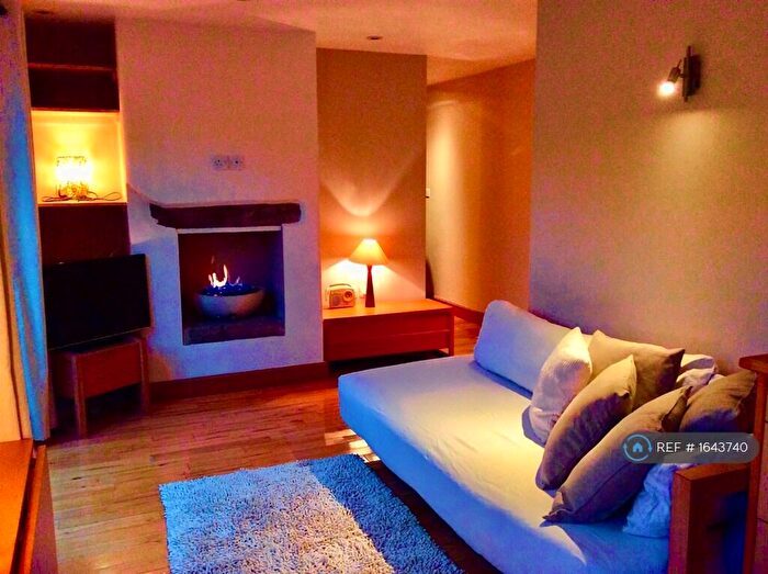 1 Bedroom Flat To Rent In Compton Way, Witney, Oxfordshire, OX28