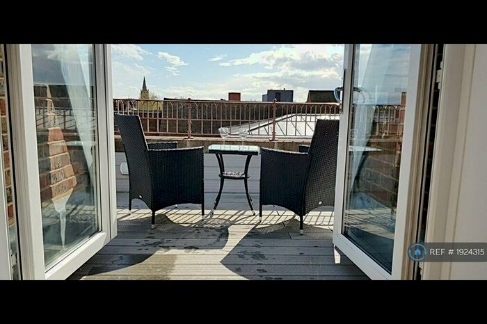 1 Bedroom Flat To Rent In King Edward Court, Windsor, SL4