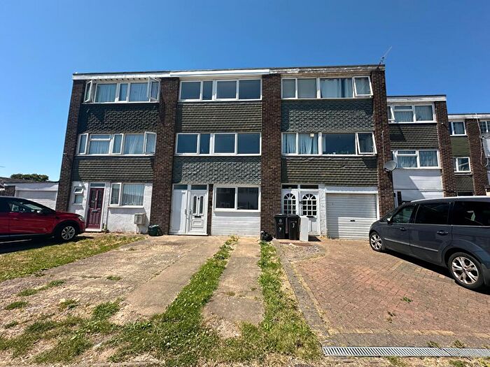 5 Bedroom Terraced House To Rent In Walnut Way, Clacton-On-Sea, CO15