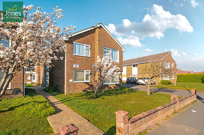 1 Bedroom Flat To Rent In Crabtree Lane, Lancing, West Sussex, BN15