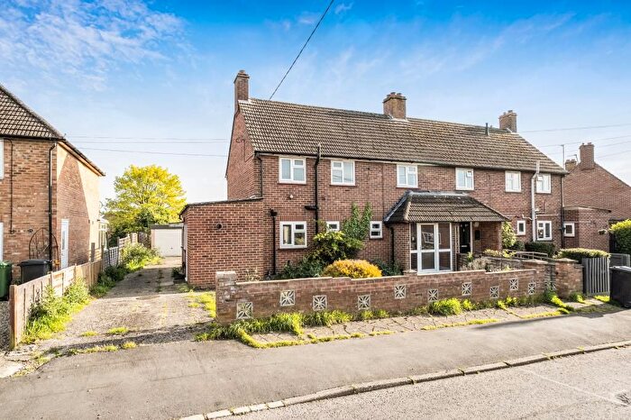 3 Bedroom Semi Detached House For Sale In Westfield Road, Thatcham, RG18