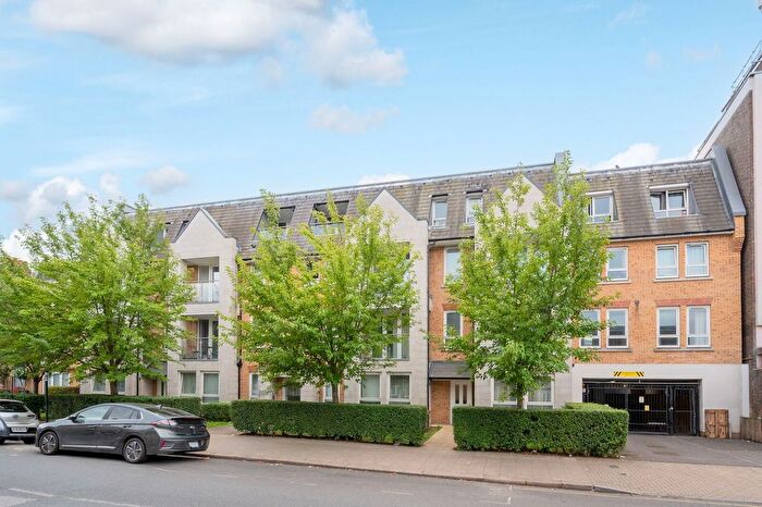 2 Bedroom Flat To Rent In Old Devonshire Road, Balham, London, SW12
