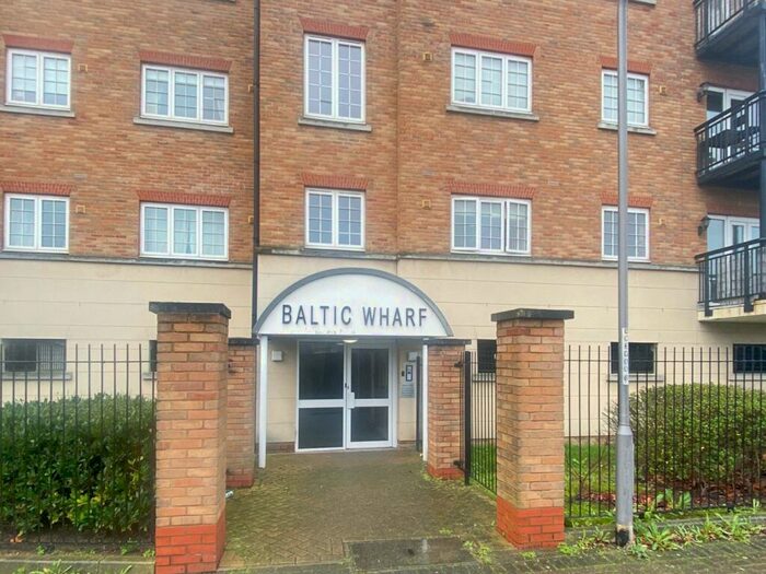2 Bedroom Apartment To Rent In Baltic Wharf, Clifton Marine Parade, Gravesend, Kent, DA11