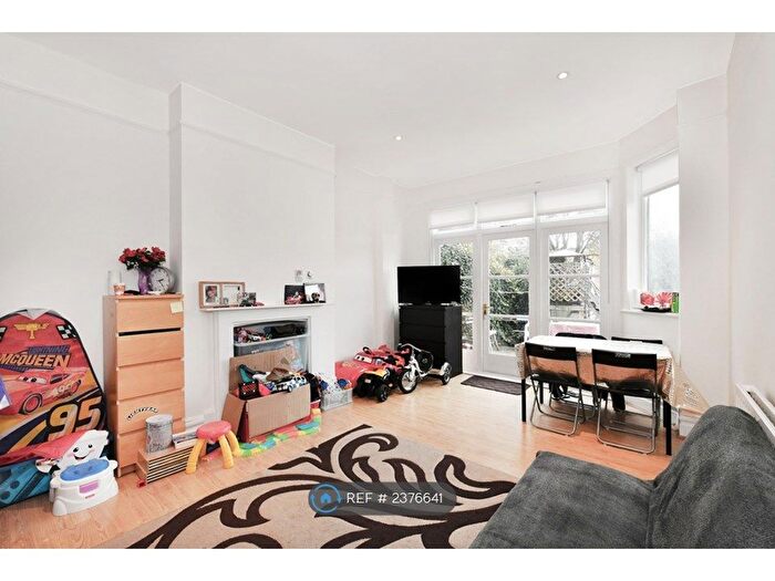 2 Bedroom Flat To Rent In Danvers Road, London, N8