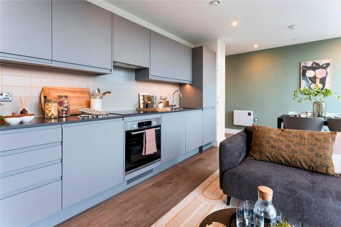 2 Bedroom Apartment To Rent In Uncle Leeds, Whitehall, LS12