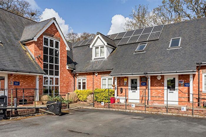 2 Bedroom Flat For Sale In Long Toll, Woodcote, Reading, RG8