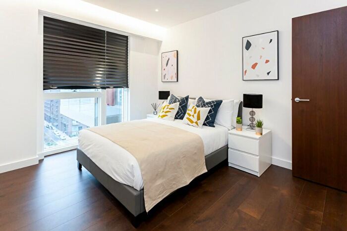 2 Bedroom Apartment To Rent In Malthouse Road, London, SW11