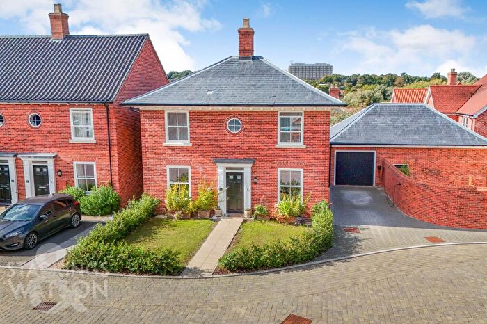 3 Bedroom Detached House For Sale In Canon Way, Trowse, Norwich, NR14