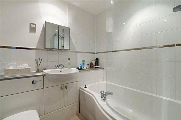 2 Bedroom Flat To Rent In Angel Southside, Owen Street, EC1V