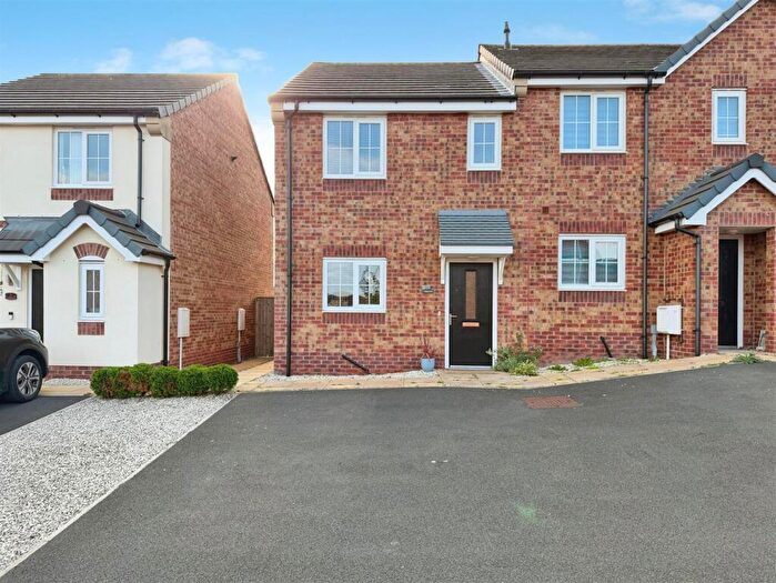 2 Bedroom End Of Terrace House For Sale In Warren Drive, Worksop, S81