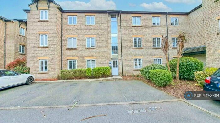 2 Bedroom Flat To Rent In Langwood Court, Haslingden, Rossendale, BB4