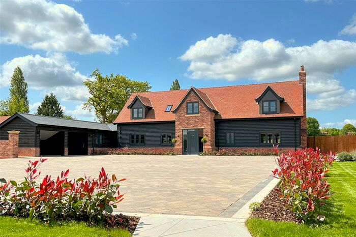 4 Bedroom Detached House For Sale In The Lakes, Fryerning, Ingatestone, Essex, CM4