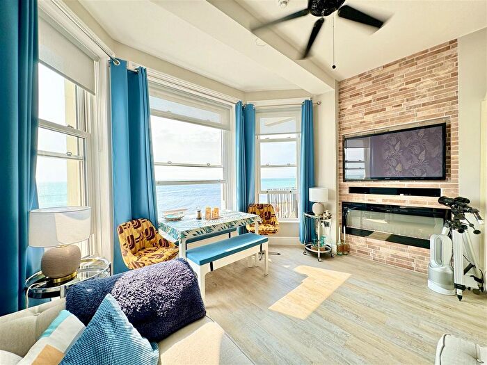 2 Bedroom Flat For Sale In Eversfield Place, St Leonards On Sea, TN37