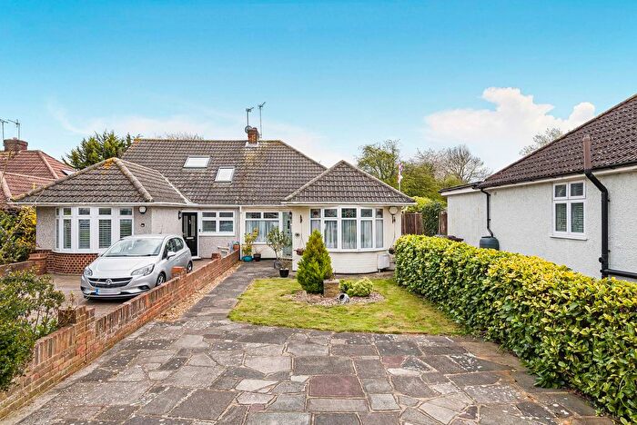 2 Bedroom Bungalow For Sale In Red Lodge Crescent, Bexley, DA5