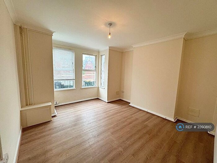 2 Bedroom Flat To Rent In Caerleon Road, Newport, NP19