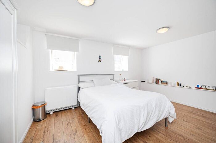 1 Bedroom Flat For Sale In East Mount Street, Whitechapel, London, E1