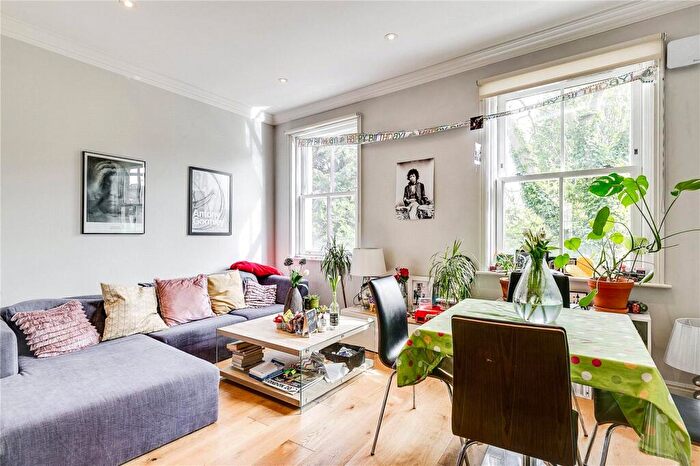 2 Bedroom Flat To Rent In Green Lanes, Newington Green, N16