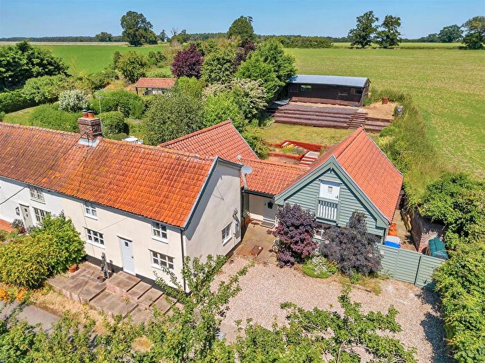 3 Bedroom Semi-Detached House For Sale In Fen Street, Hopton, Diss, IP22