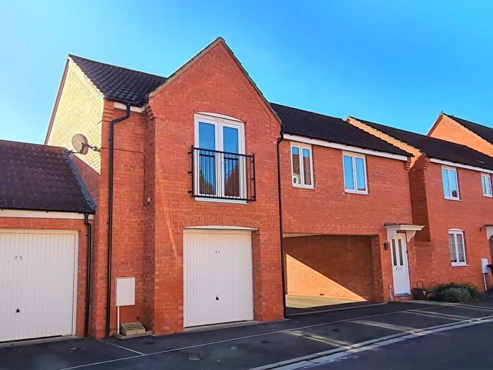 2 Bedroom Link Detached House For Sale In Sharpham Road, Glastonbury, BA6