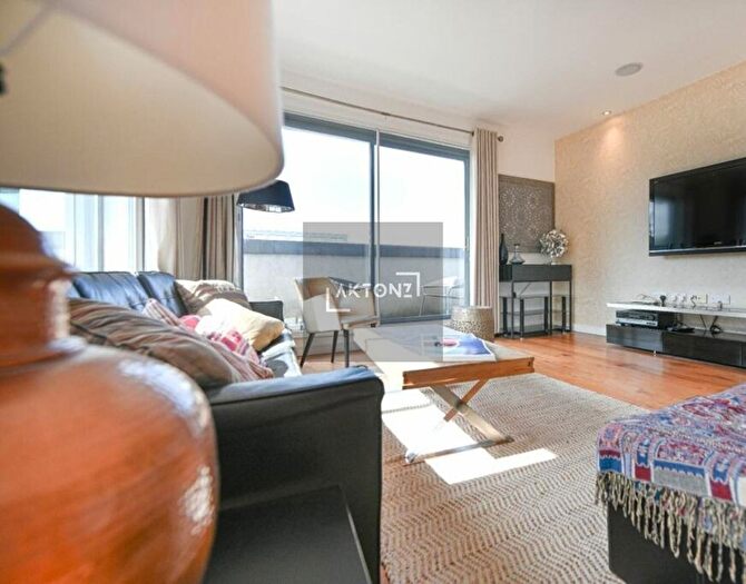 3 Bedroom Flat To Rent In Pentonville Road, Pentonville, London, N1