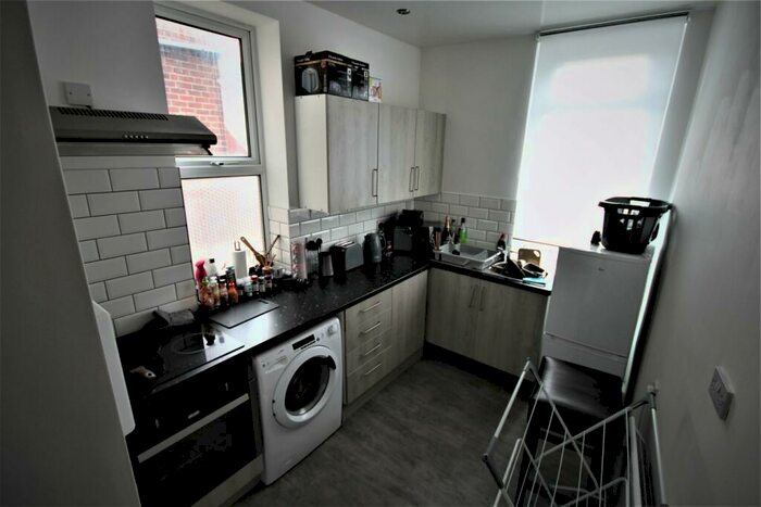 1 Bedroom Flat To Rent In Regent Park Terrace, Leeds, LS6