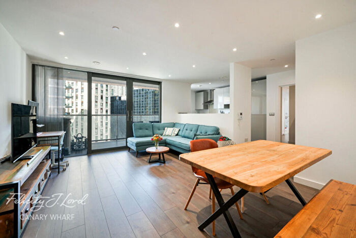 3 Bedroom Apartment For Sale In Heritage Tower, East Ferry Road, London, E14