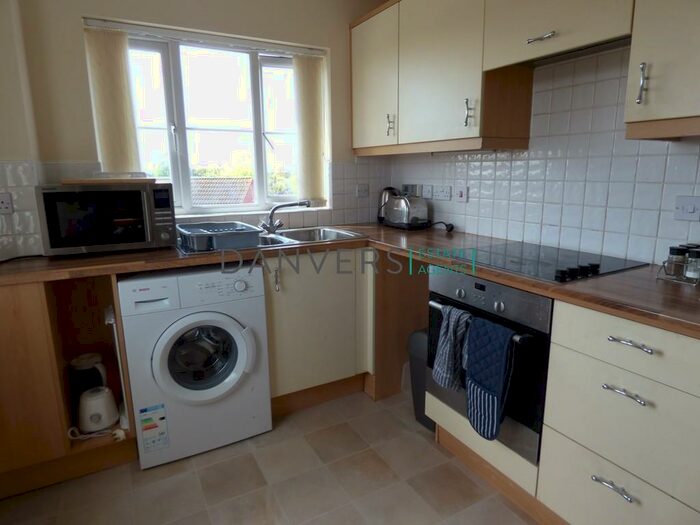 2 Bedroom Flat To Rent In Moreton Road, Leicester, LE5