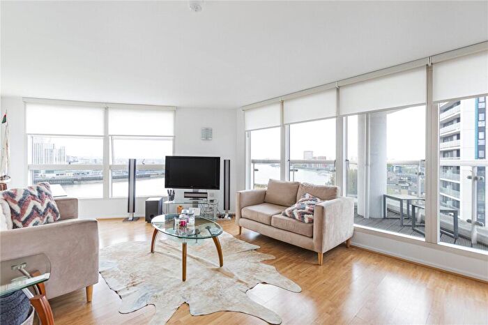 2 Bedroom Apartment To Rent In Blackwall Way, London, E14