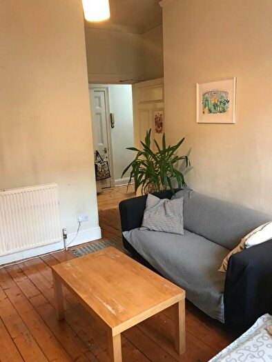 2 Bedroom Flat To Rent In Bruntsfield Place, Edinburgh, EH10