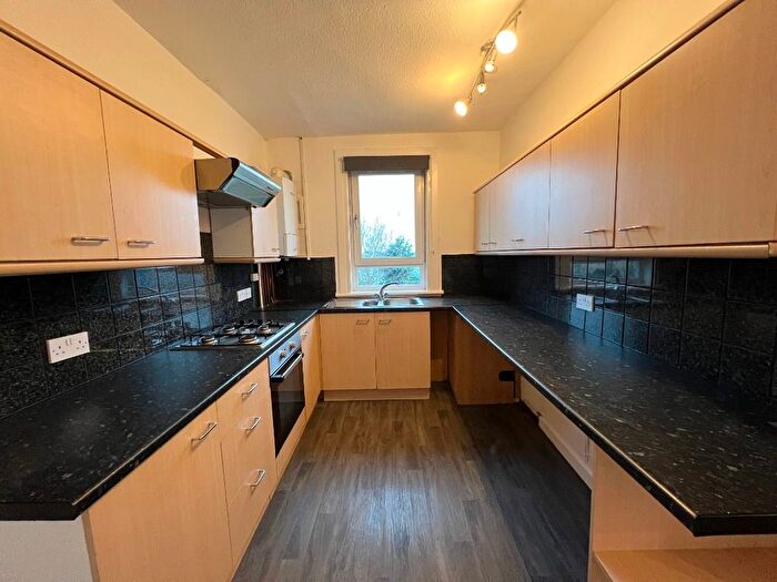 2 Bedroom Flat To Rent In Cardross Street, Dundee, DD4