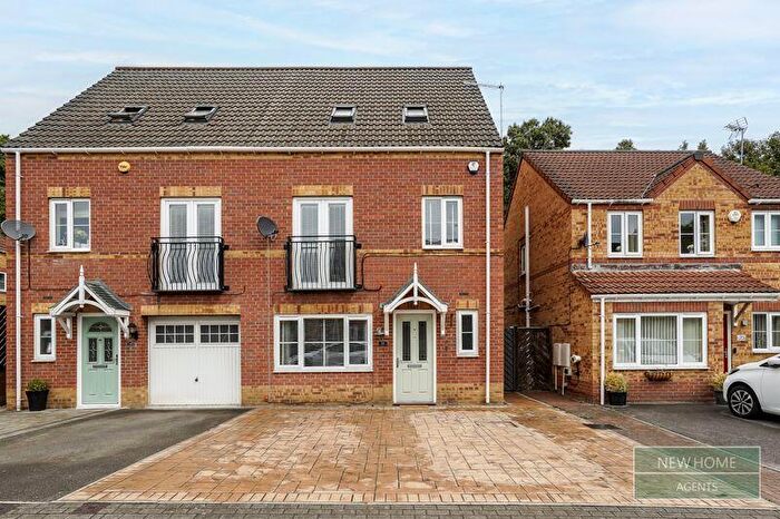 4 Bedroom Semi-Detached House For Sale In Pearwood Close, Goldthorpe, Rotherham, S63