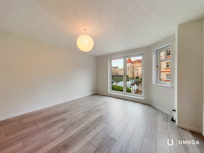 2 Bedroom Flat To Rent In Sinclair Gardens, Dalry, Edinburgh, EH11