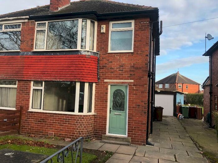 3 Bedroom Semi-Detached House To Rent In Pendas Grove, Leeds, West Yorkshire, LS15