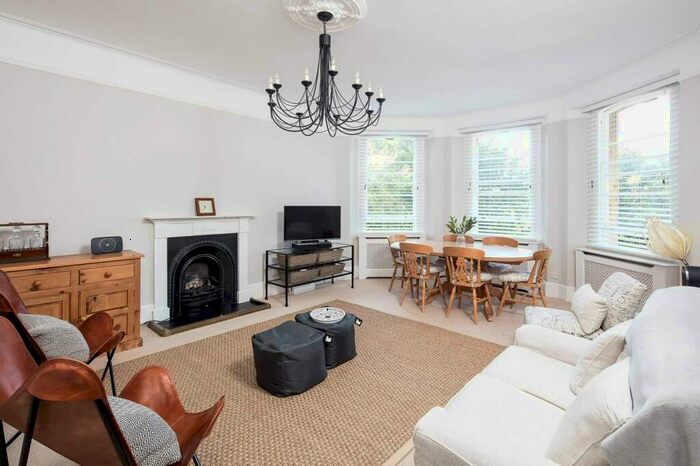 2 Bedroom Apartment To Rent In Weston Park, BA1