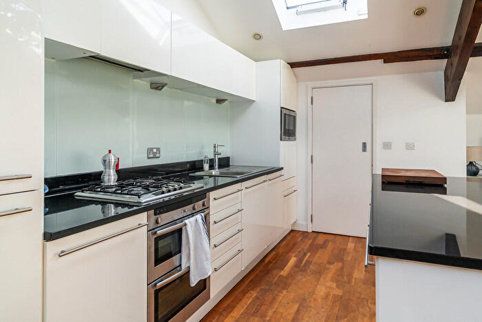 1 Bedroom Apartment For Sale In Hoffman Square, Chart Street, Hoxton, London, N1