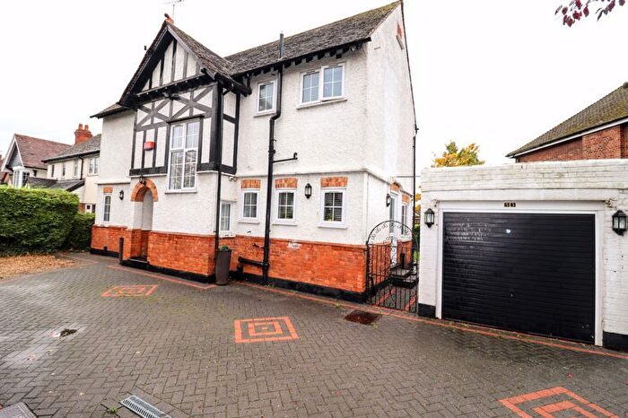5 Bedroom Detached House For Sale In Buckingham Road, Bletchley, Milton Keynes, MK3