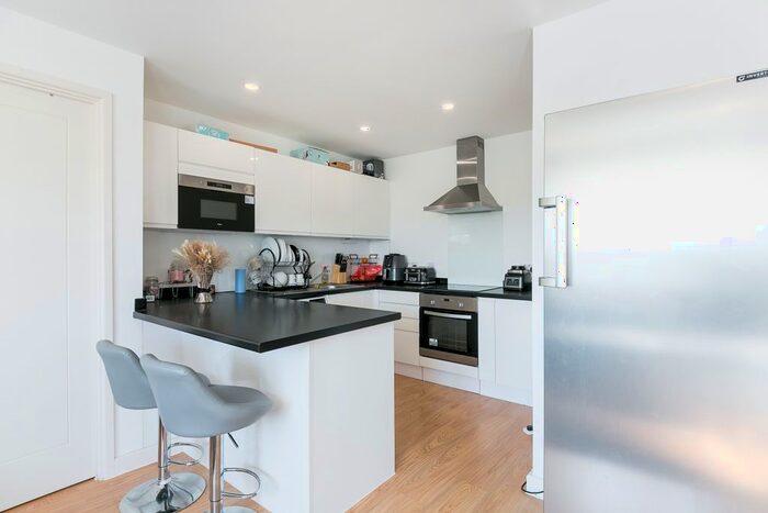 2 Bedroom Flat To Rent In Cherrydown East, Basildon, SS16