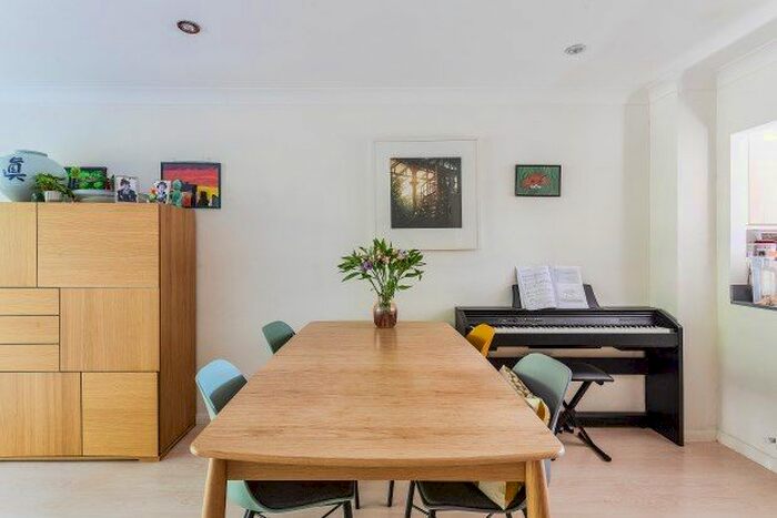 4 Bedroom Property To Rent In Gainsborough Road, Richmond, TW9