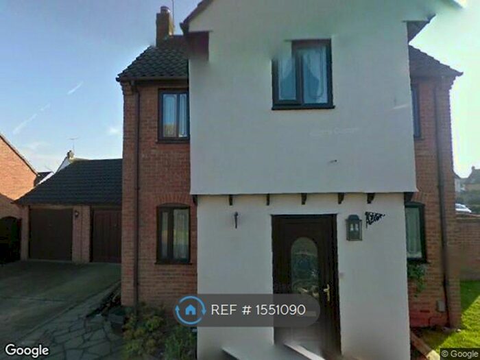 3 Bedroom Detached House To Rent In Woodberry Road, Wickford, SS11