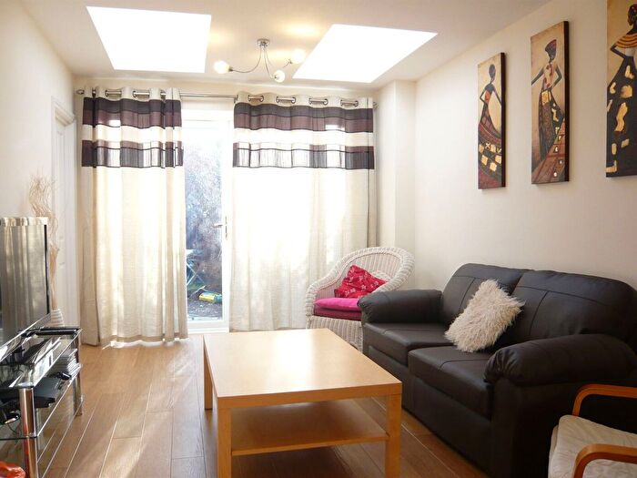 5 Bedroom Property To Rent In Aldershot Road, Guildford, GU2