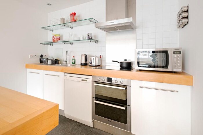 2 Bedroom Apartment To Rent In Saffron Hill, Epc:D, EC1N