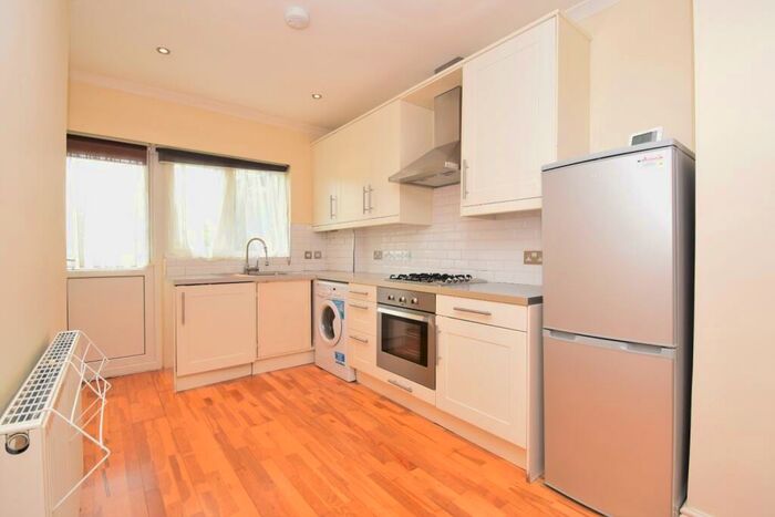 2 Bedroom Apartment To Rent In Leamington Crescent, Harrow, Greater London, HA2