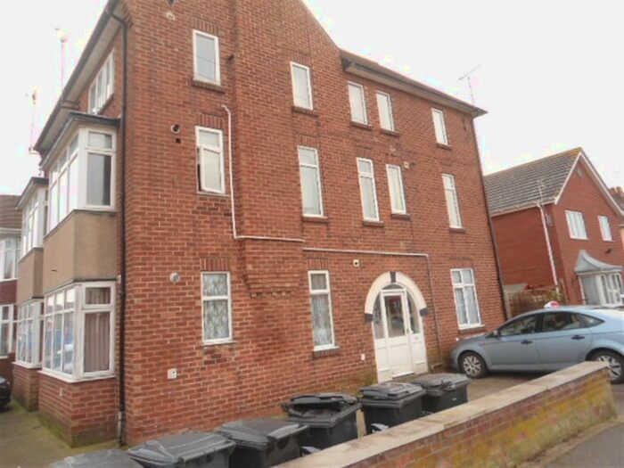 1 Bedroom Flat To Rent In Beresford Avenue, Skegness, Lincolnshire, PE25